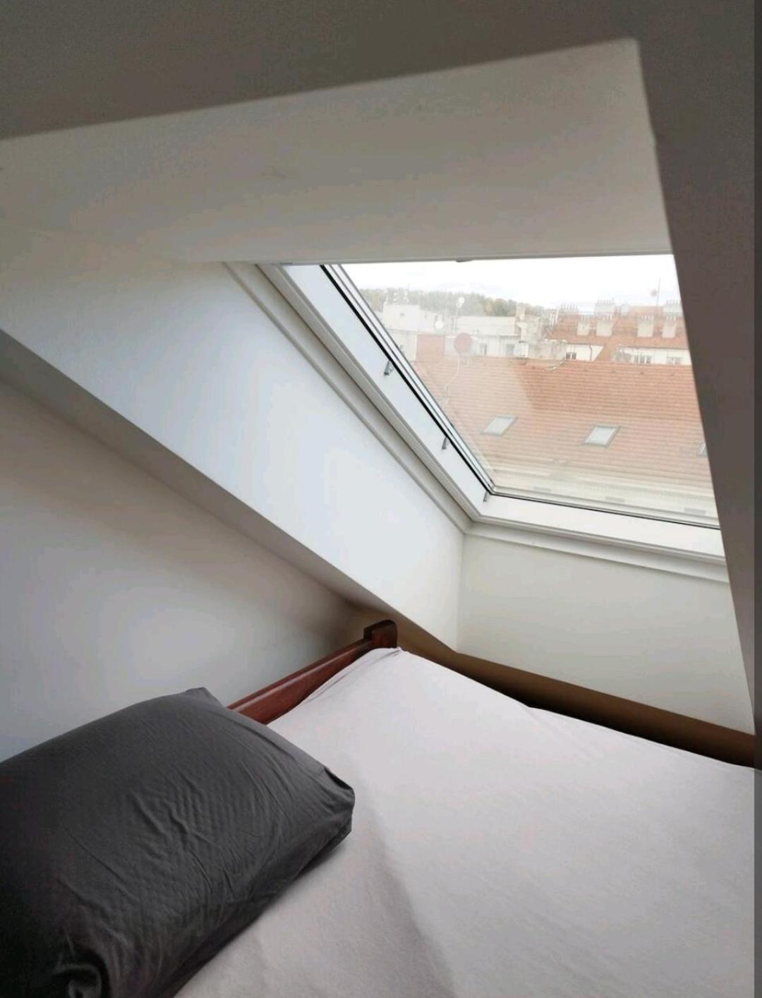 Cozy Rooftop With Balcony Praga Esterno foto